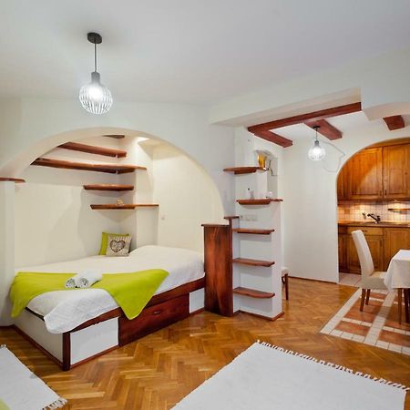 Green Apartment Budapest Bagian luar foto