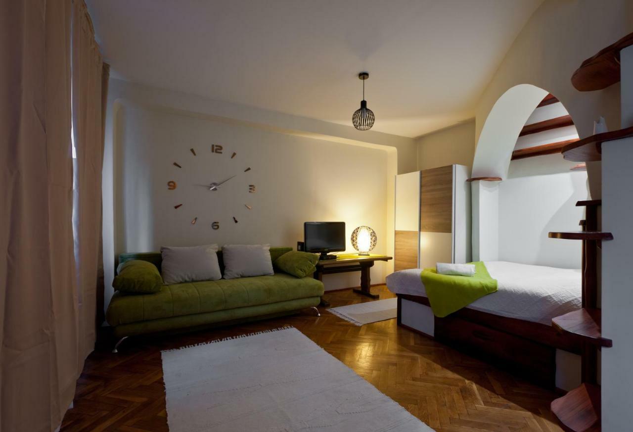 Green Apartment Budapest Bagian luar foto