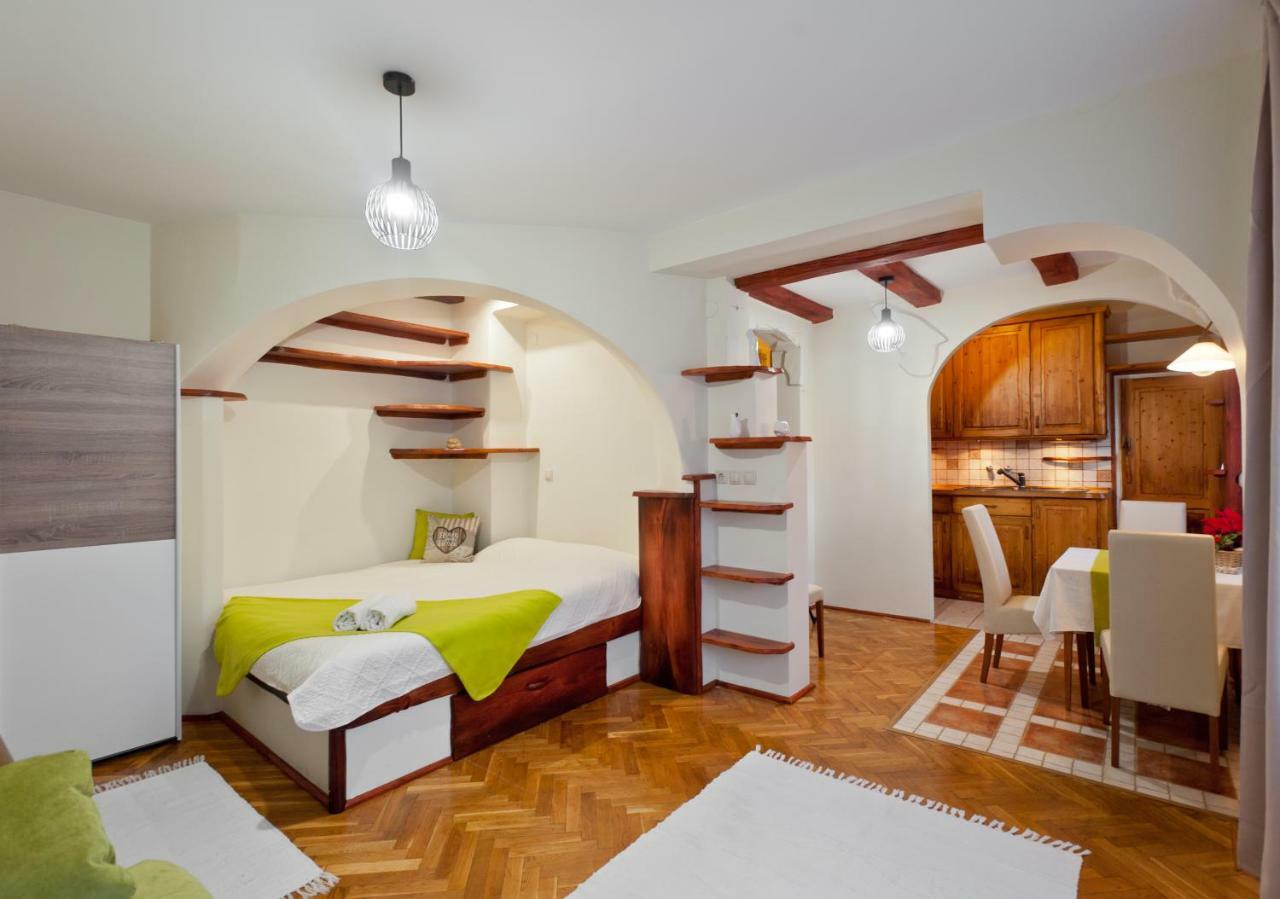 Green Apartment Budapest Bagian luar foto
